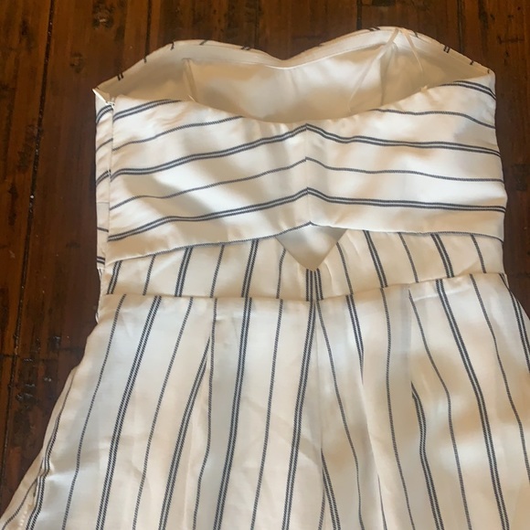 NWOT Greylin Anthropologie - White and black jumpsuit halter - XS - Picture 3 of 7